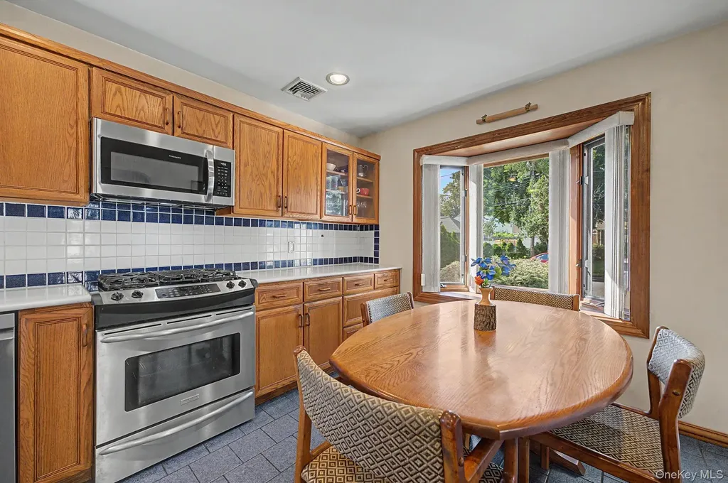 1602 Imperial Avenue New Hyde Park NY 11040