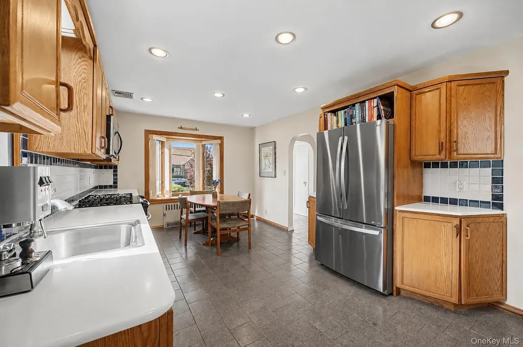 1602 Imperial Avenue New Hyde Park NY 11040