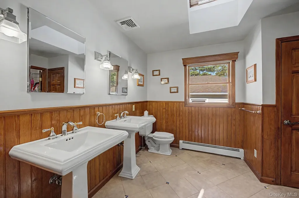 1602 Imperial Avenue New Hyde Park NY 11040