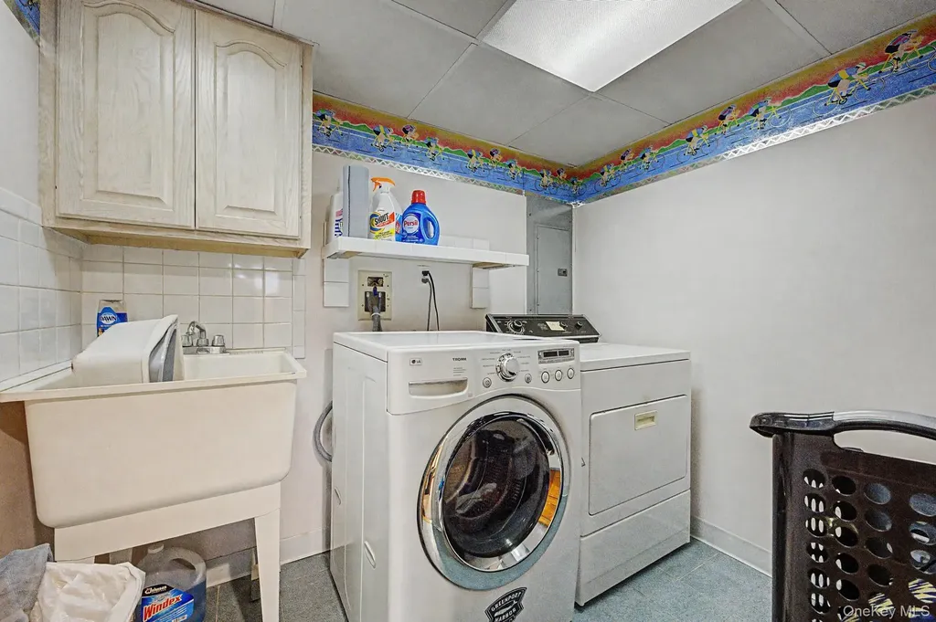 1602 Imperial Avenue New Hyde Park NY 11040