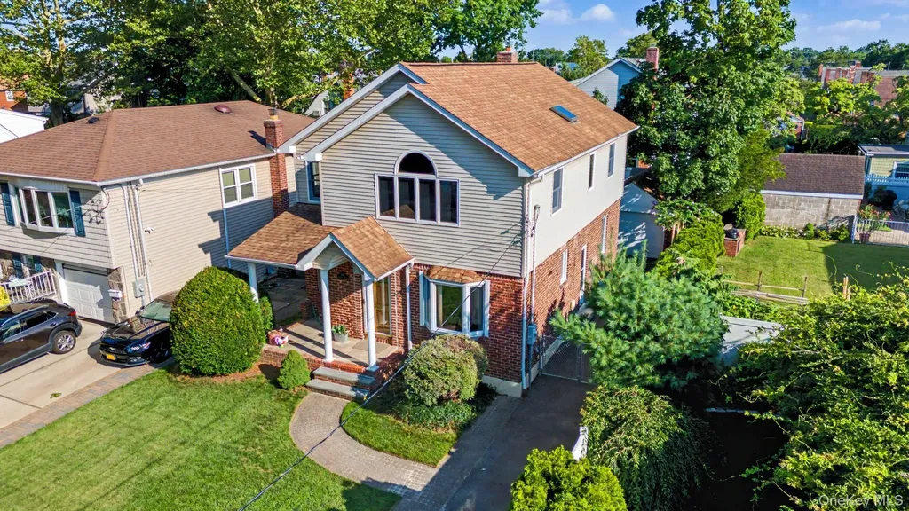 1602 Imperial Avenue New Hyde Park NY 11040
