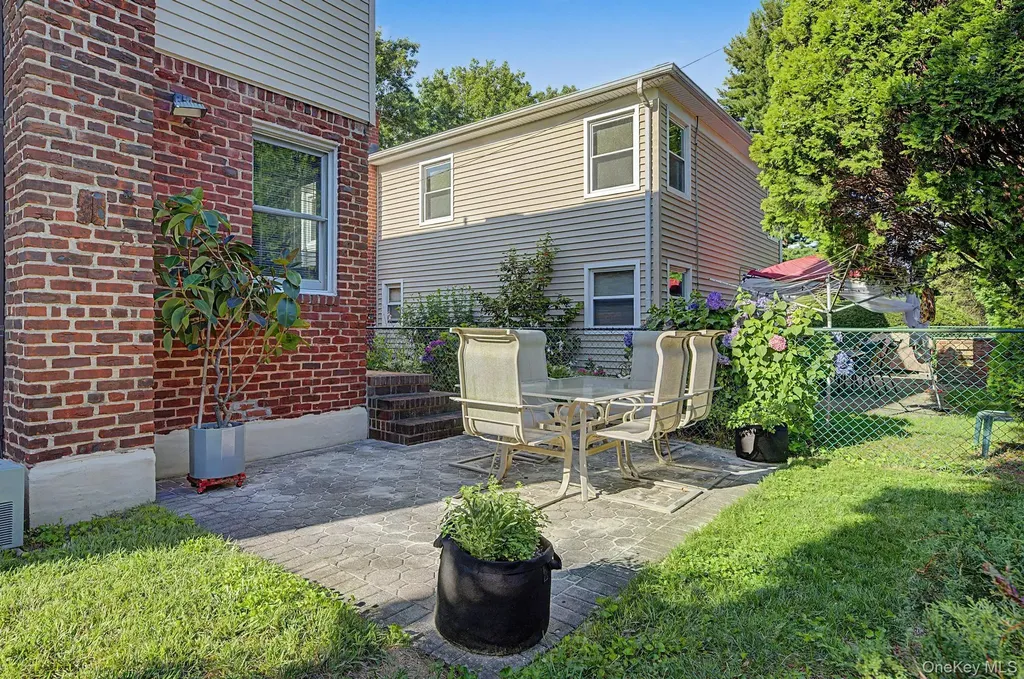1602 Imperial Avenue New Hyde Park NY 11040
