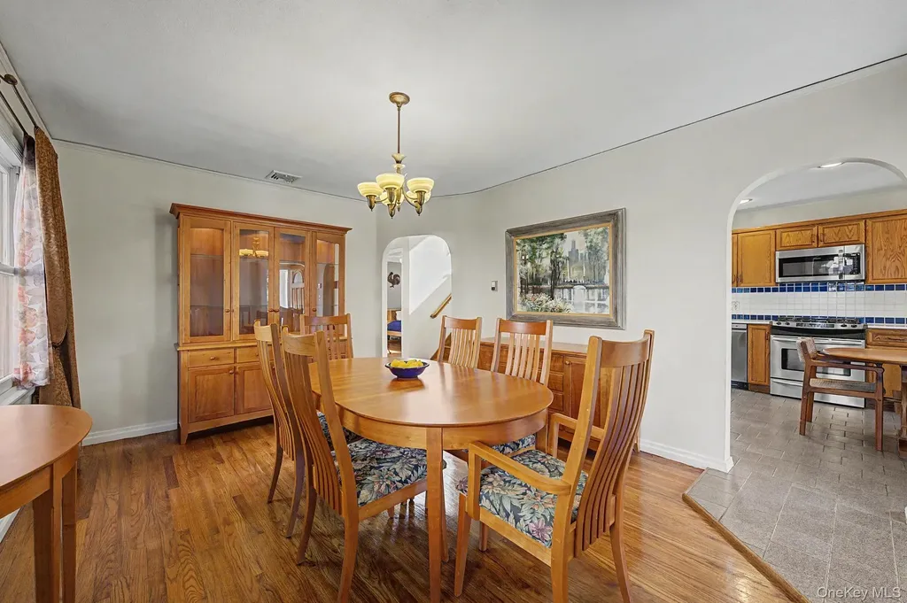 1602 Imperial Avenue New Hyde Park NY 11040