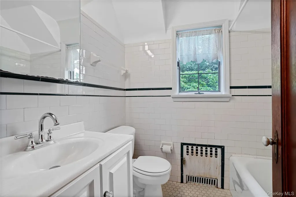 8 Ritchey Place White Plains NY 10605