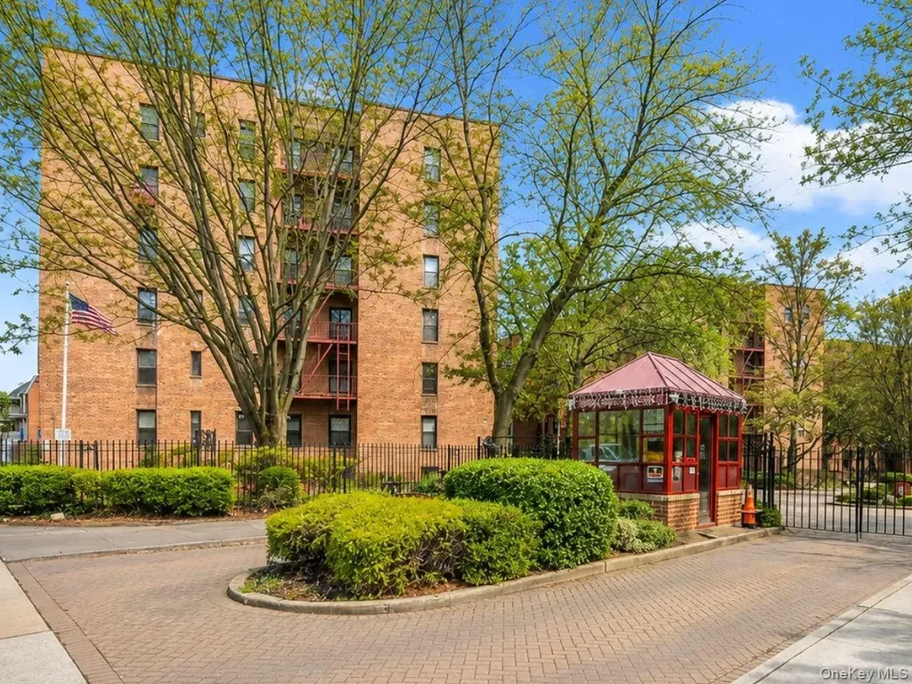 150-30 71 Avenue Flushing NY 11367