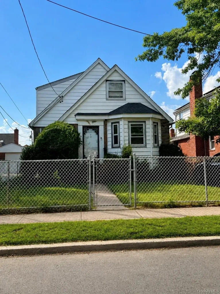 49 Everett Street Valley Stream NY 11580