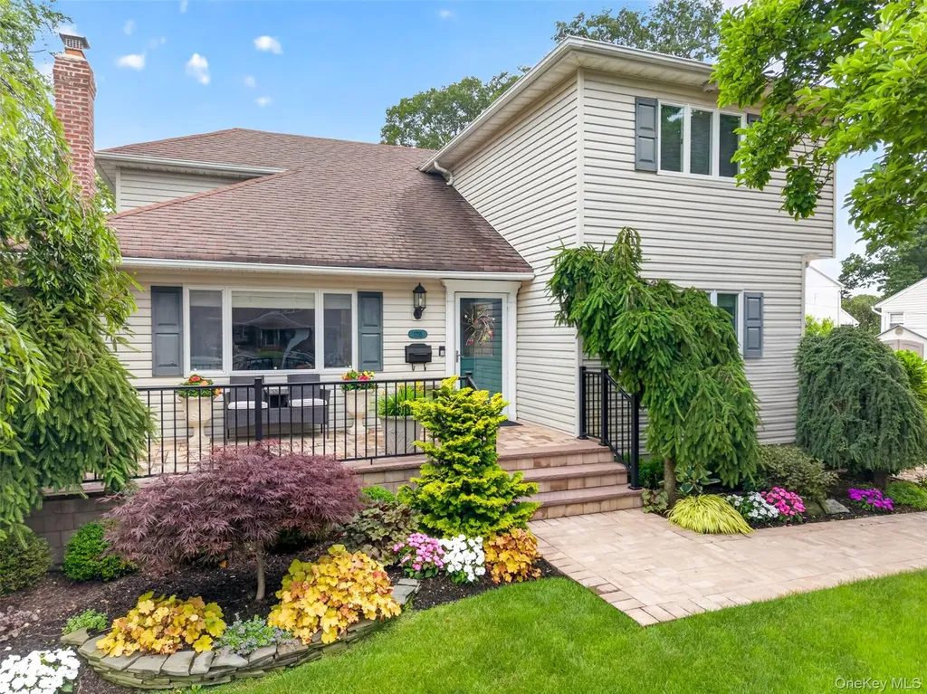 1755 Grand Avenue Merrick NY 11566