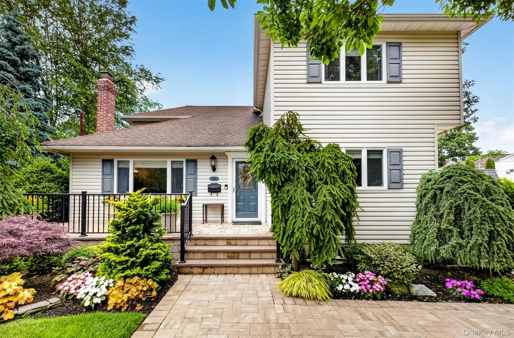 1755 Grand Avenue Merrick NY 11566