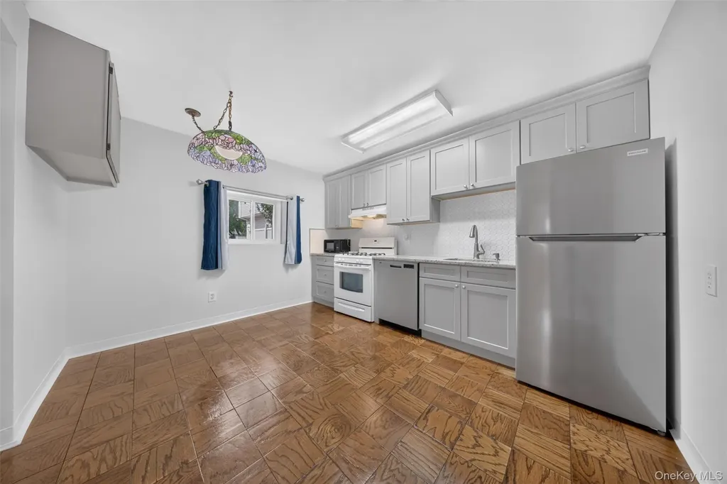 1755 Grand Avenue Merrick NY 11566