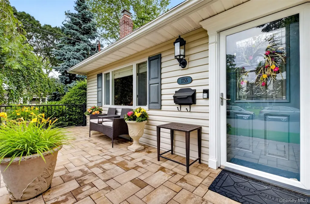 1755 Grand Avenue Merrick NY 11566