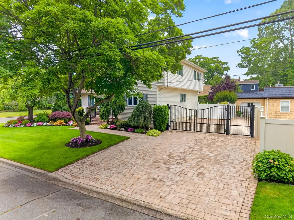 1755 Grand Avenue Merrick NY 11566