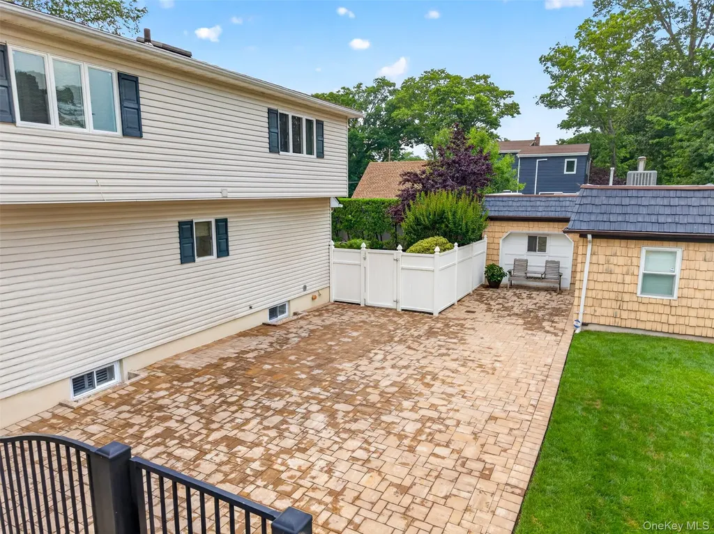 1755 Grand Avenue Merrick NY 11566