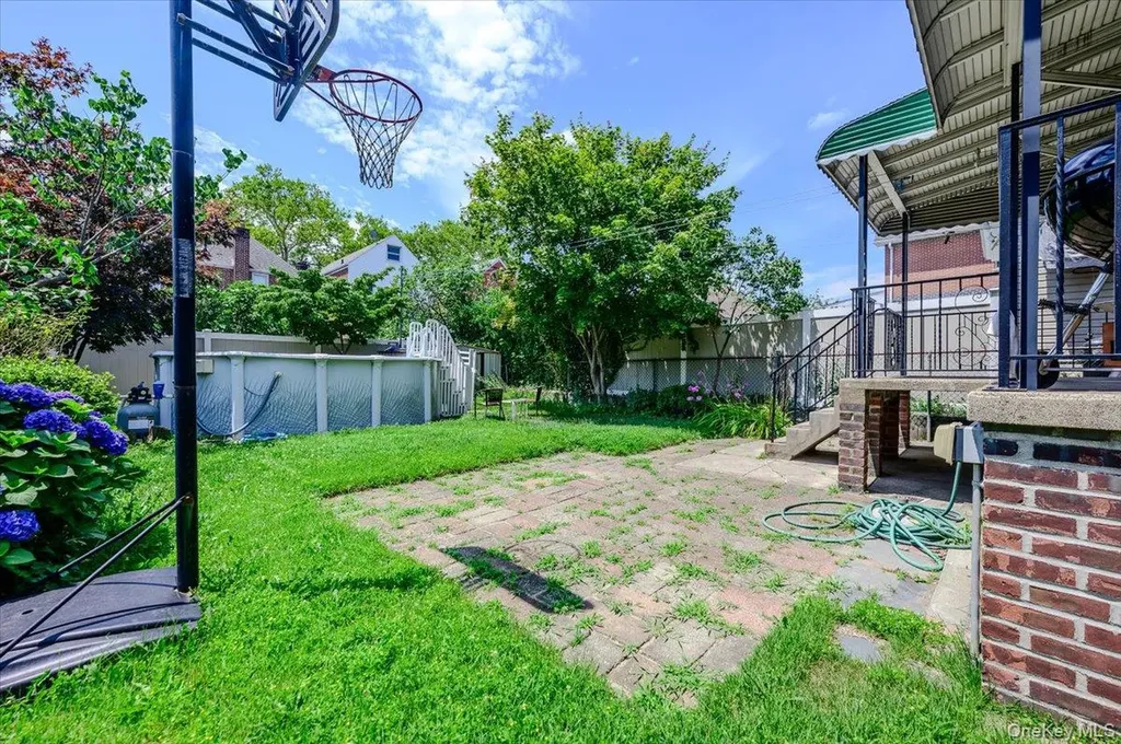 1827 Hering Avenue Bronx NY 10461