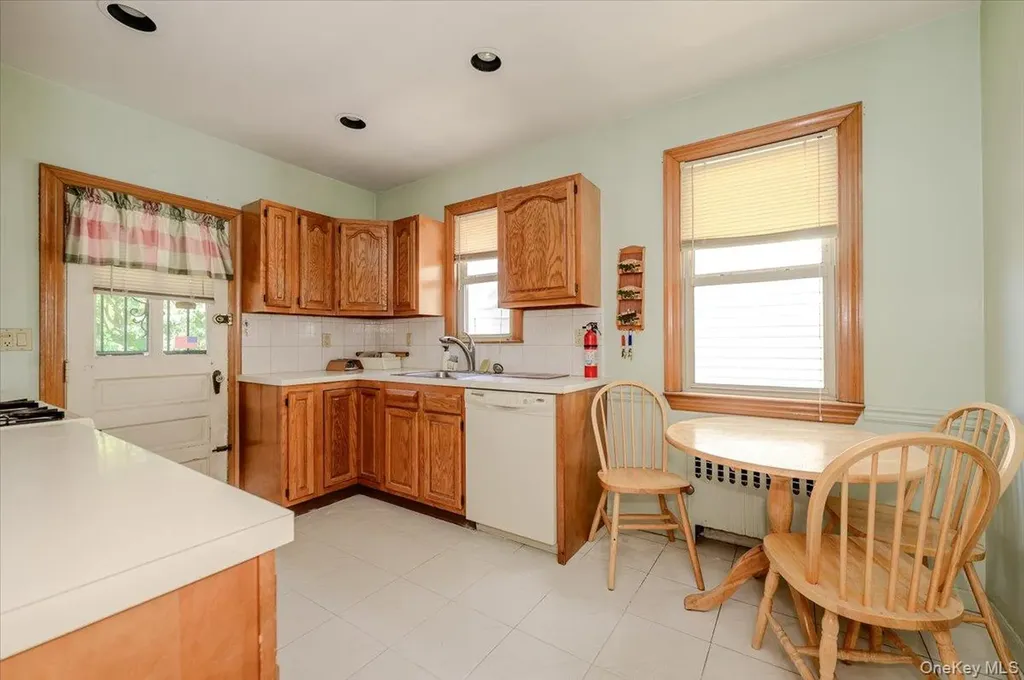 1827 Hering Avenue Bronx NY 10461