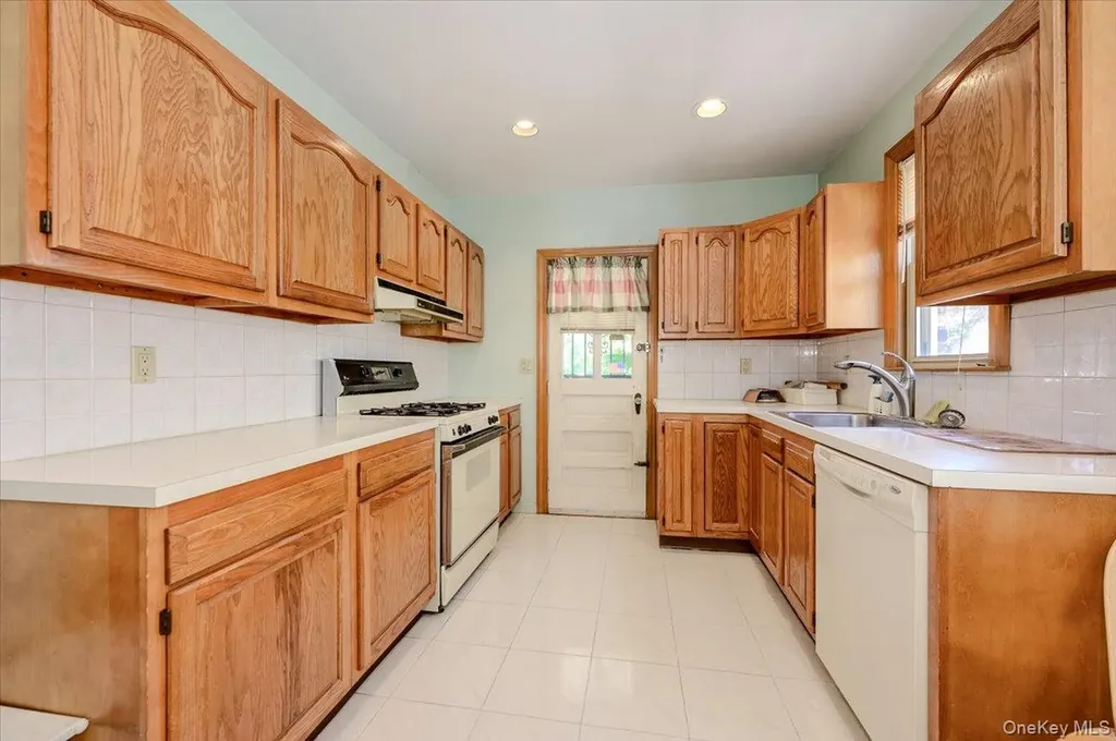 1827 Hering Avenue Bronx NY 10461