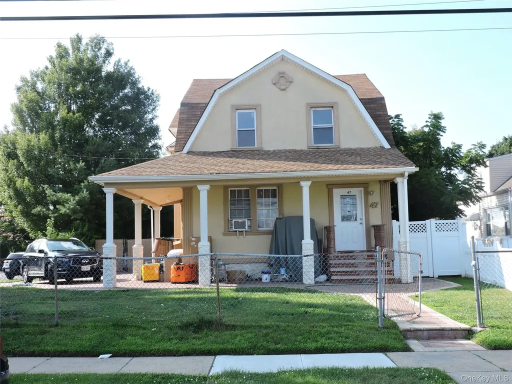 47 Hillside Avenue Freeport NY 11520