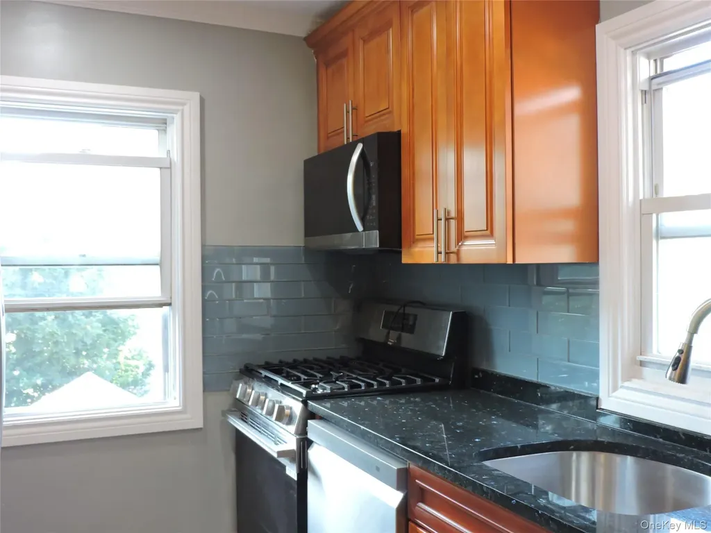 47 Hillside Avenue Freeport NY 11520