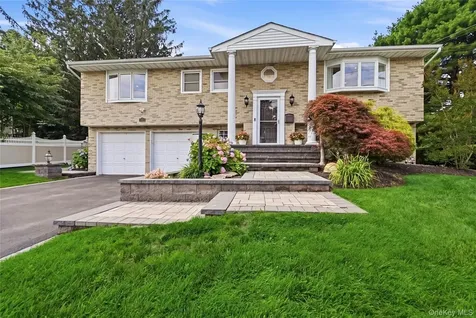 94 Ellensue Drive Deer Park NY 11729