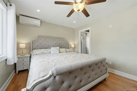 94 Ellensue Drive Deer Park NY 11729