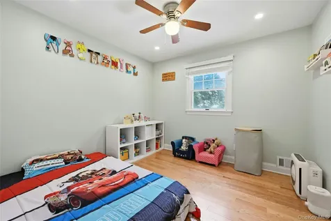 94 Ellensue Drive Deer Park NY 11729