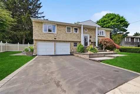 94 Ellensue Drive Deer Park NY 11729