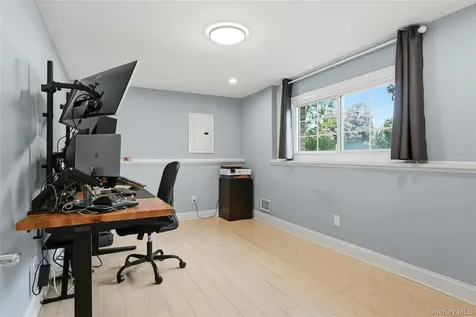 94 Ellensue Drive Deer Park NY 11729