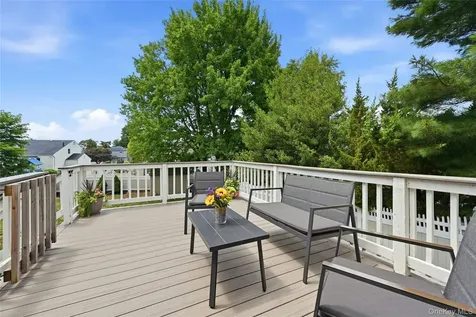 94 Ellensue Drive Deer Park NY 11729