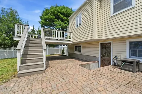 94 Ellensue Drive Deer Park NY 11729
