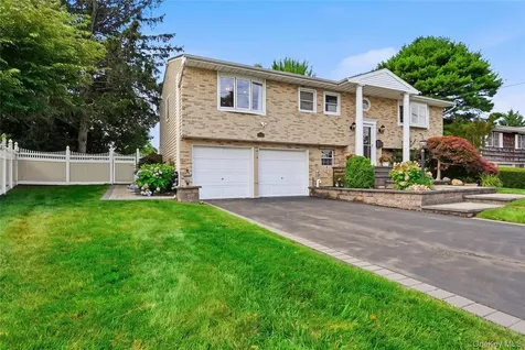 94 Ellensue Drive Deer Park NY 11729