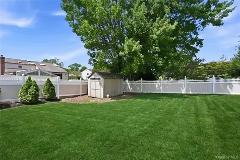 94 Ellensue Drive Deer Park NY 11729