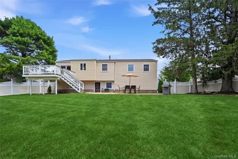 94 Ellensue Drive Deer Park NY 11729