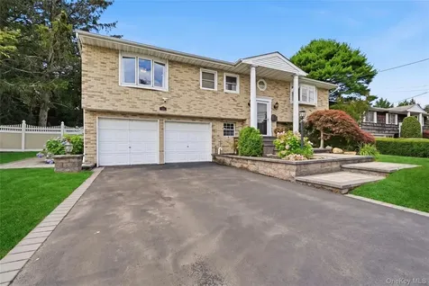 94 Ellensue Drive Deer Park NY 11729