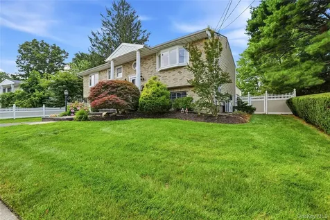 94 Ellensue Drive Deer Park NY 11729