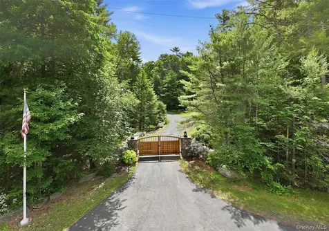 91 Crawford Road Barryville NY 12719