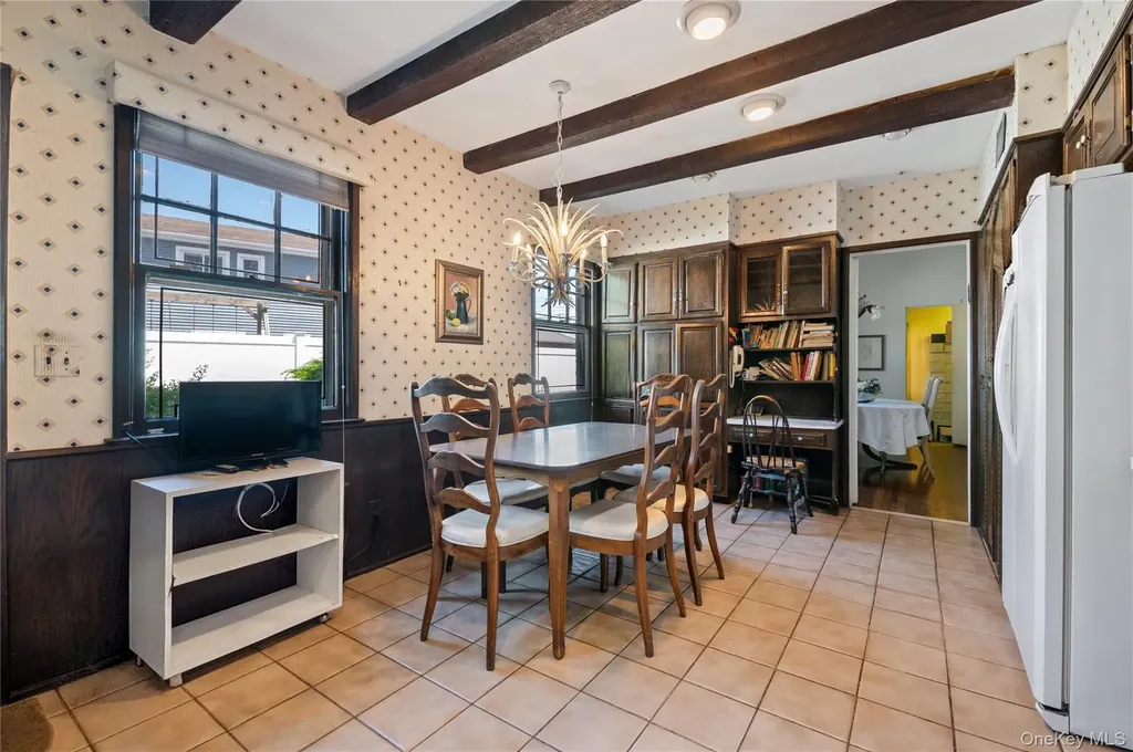 1026 W Broadway Woodmere NY 11598