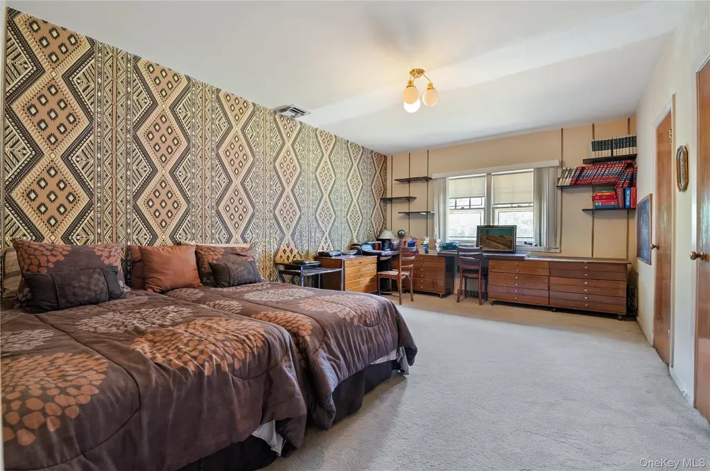 1026 W Broadway Woodmere NY 11598