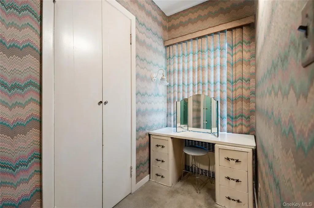 1026 W Broadway Woodmere NY 11598