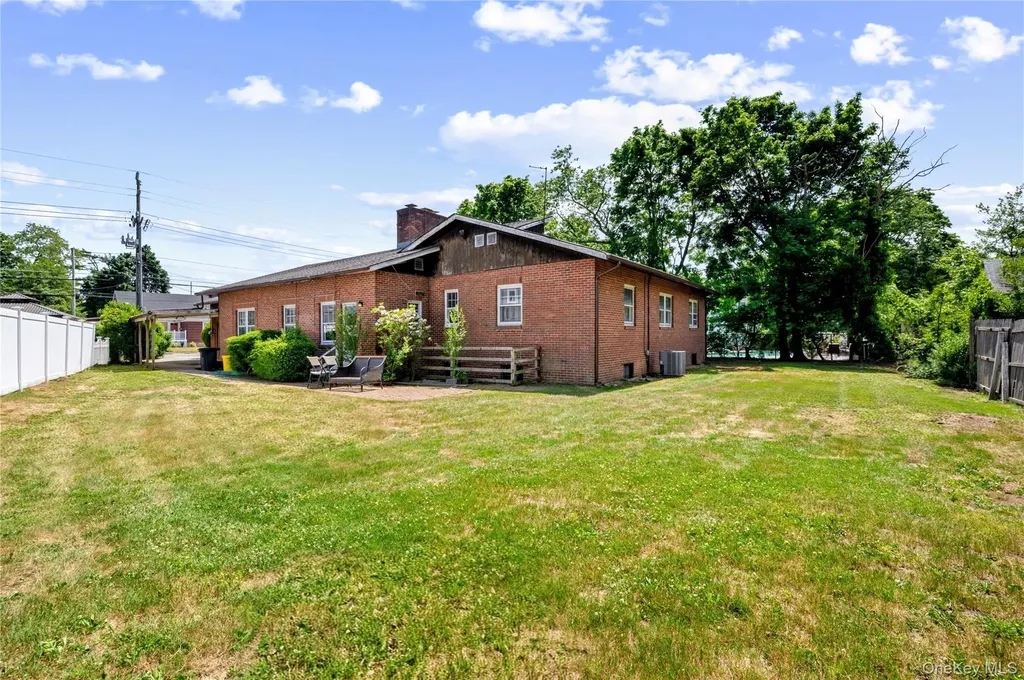1026 W Broadway Woodmere NY 11598