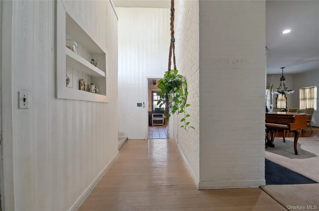 1026 W Broadway Woodmere NY 11598