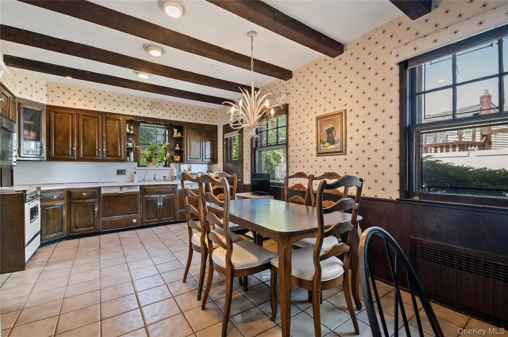 1026 W Broadway Woodmere NY 11598