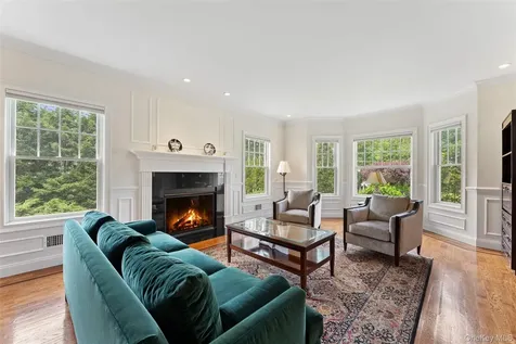 1 Cambridge Court New Rochelle NY 10804