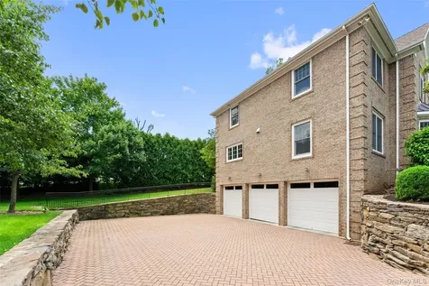 1 Cambridge Court New Rochelle NY 10804