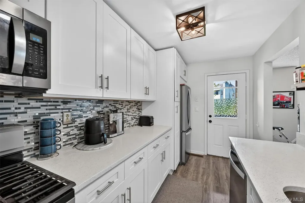 6 Linda Court Nanuet NY 10954