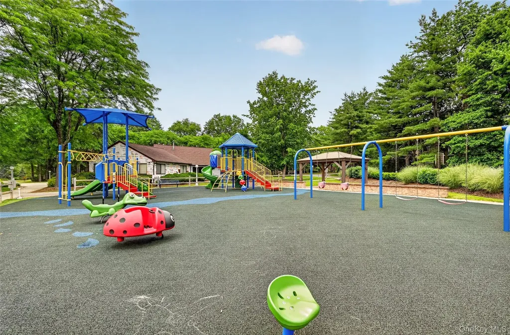 6 Linda Court Nanuet NY 10954