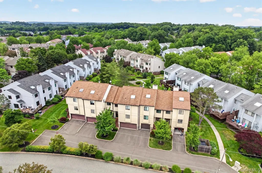 6 Linda Court Nanuet NY 10954