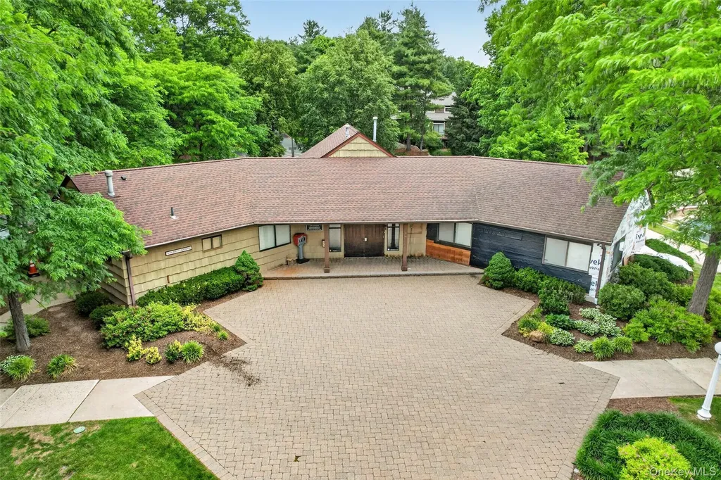 6 Linda Court Nanuet NY 10954
