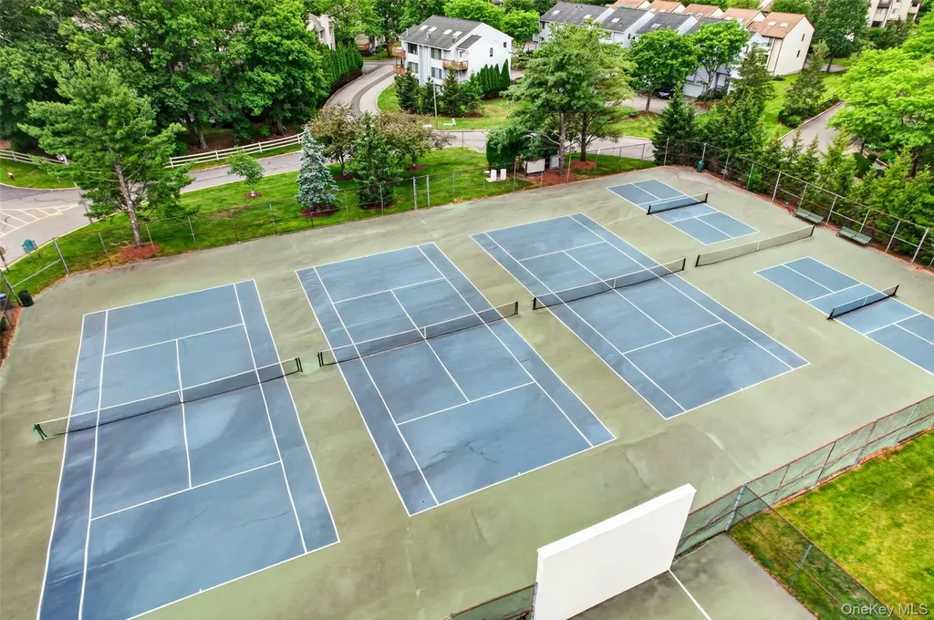 6 Linda Court Nanuet NY 10954