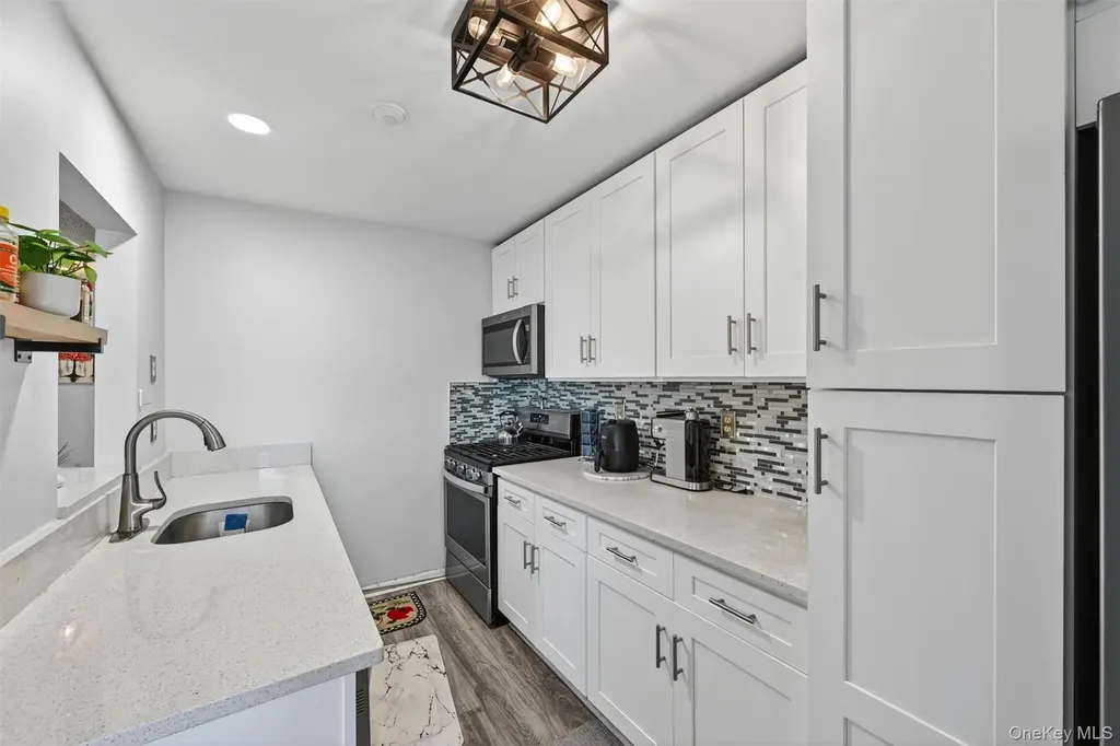 6 Linda Court Nanuet NY 10954