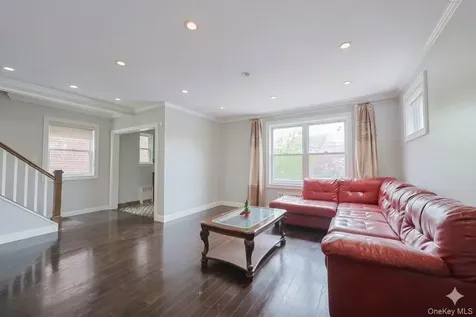 1194 Lydig Avenue Bronx NY 10461