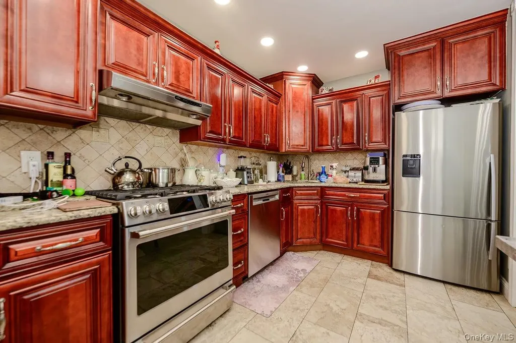 84 Ridgewood Avenue Yonkers NY 10704